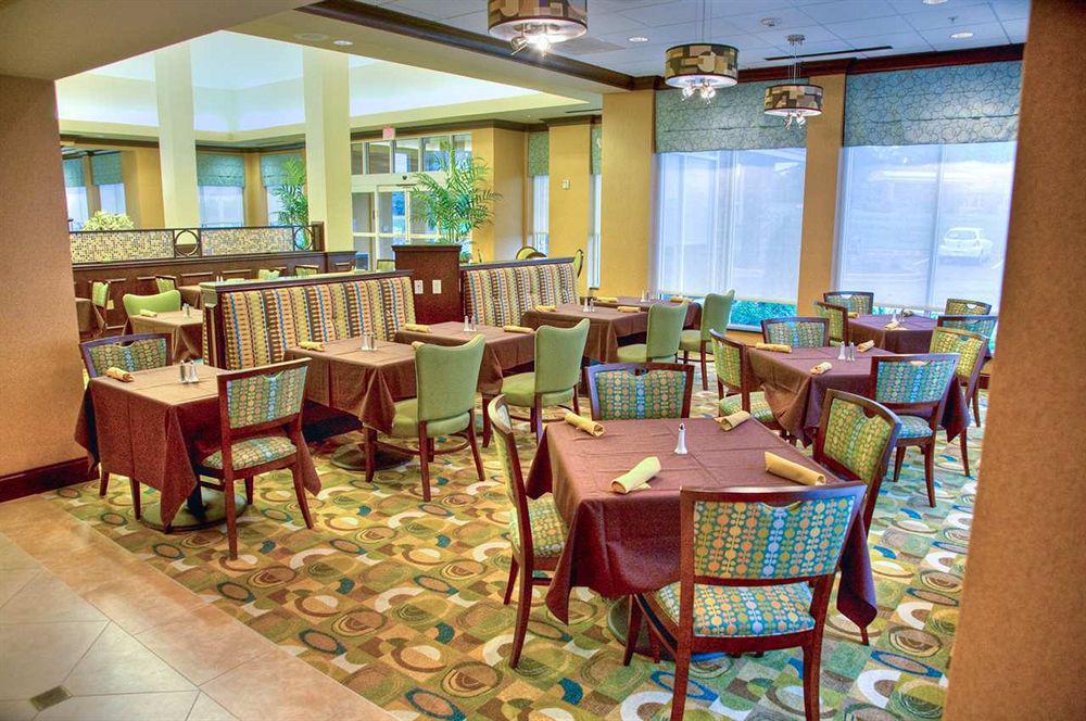 Hilton Garden Inn Кларксвилл Ресторан фото