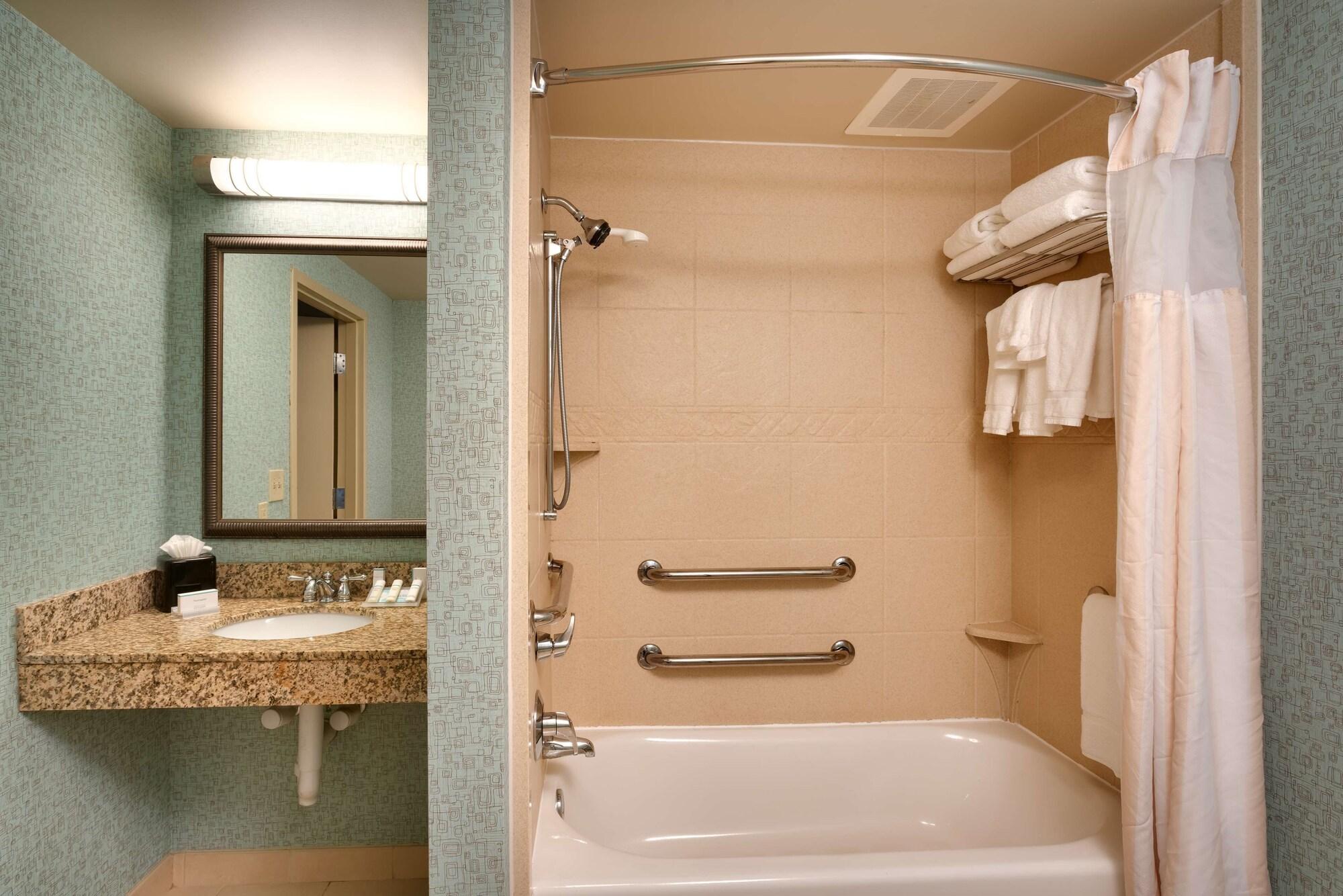 Hilton Garden Inn Кларксвилл Экстерьер фото